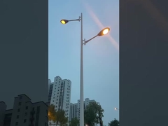 /Pokój, światła uliczne /od zmierzchu do świtu.