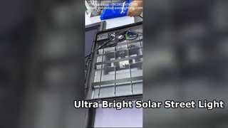 Solarna lampa uliczna o mocy 60 W z panelem słonecznym o mocy 115 W używana na ulicach.